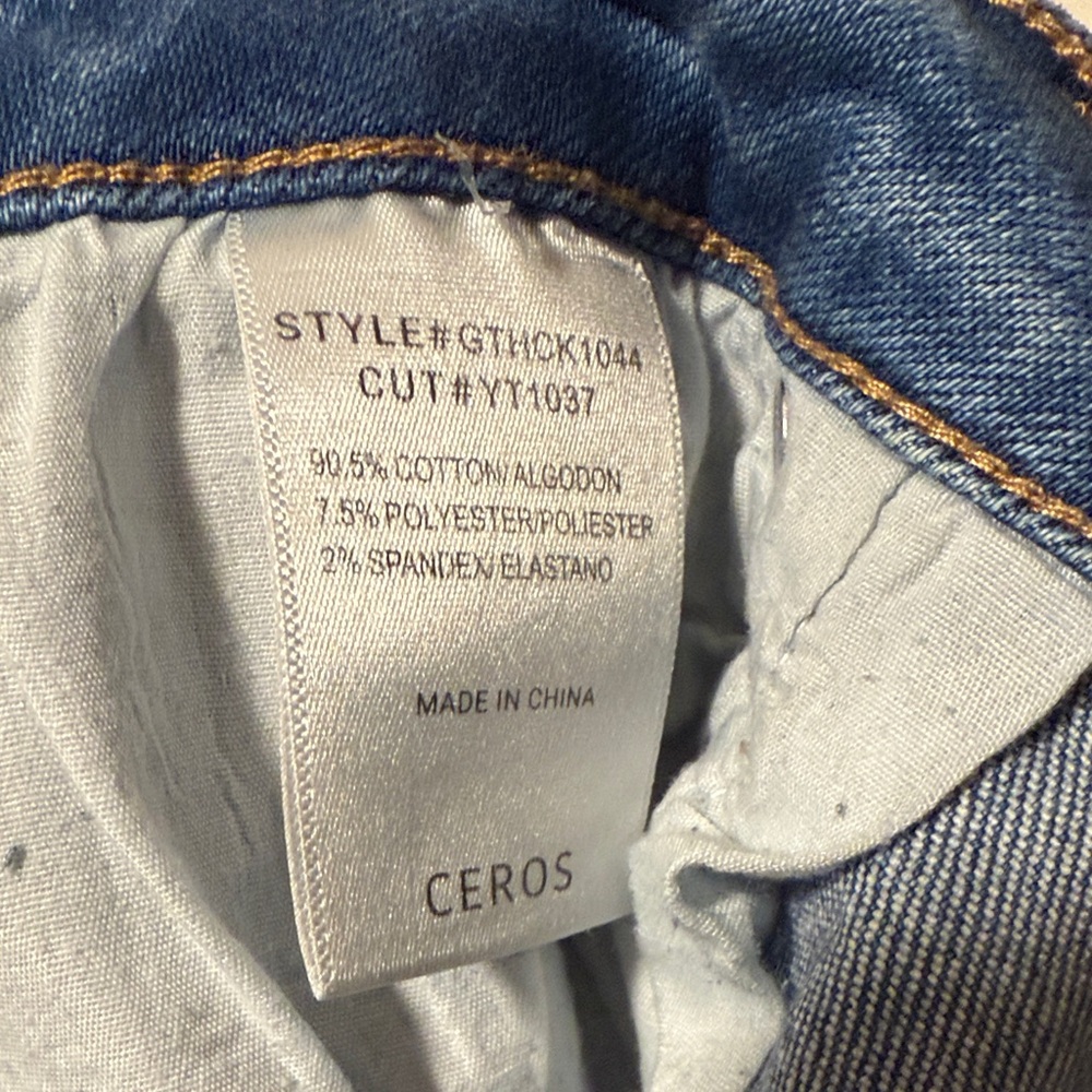 High Rise Distressed Cropped Blue Jeans - Picture 4 of 4